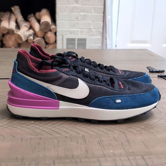 Nike Women's Waffle One Shoes - Size 9.5 - Picture 1 of 9